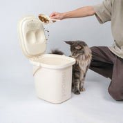 Cat food bucket